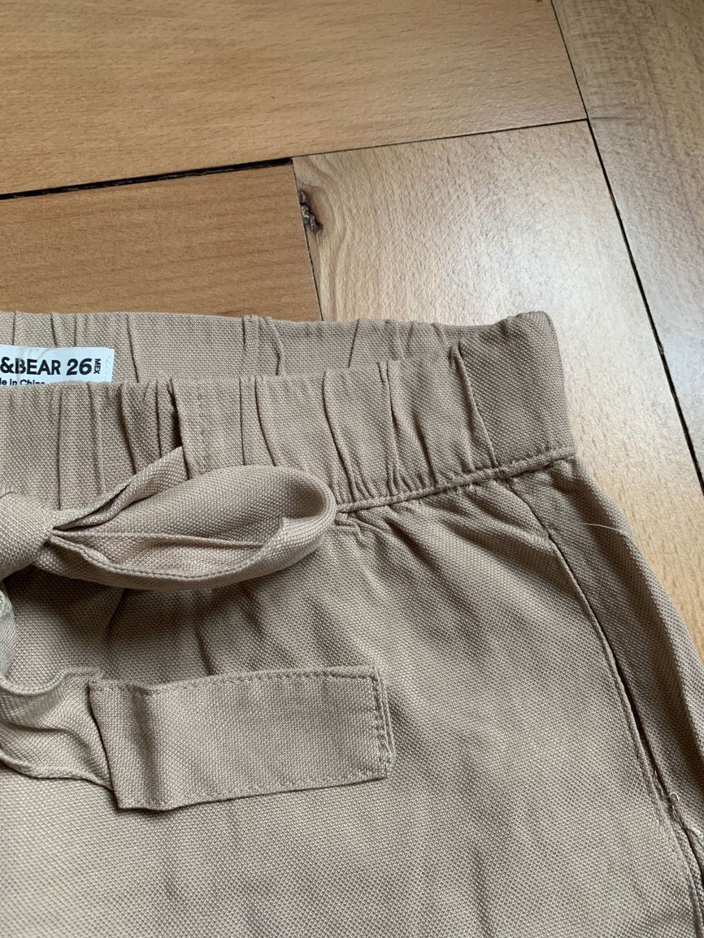 Pantaloni: PULL & BEAR - Shorts beige S – Usato da Zürich venduto da Diazaio 1