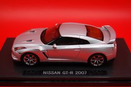 1/43 NISSAN GT-R silber EBBRO 44036 neu