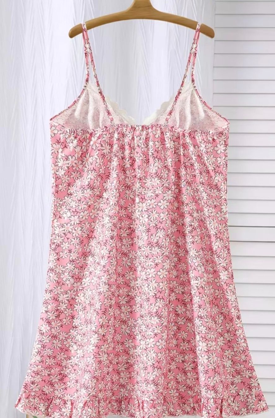 Vestiti: Robe courte fleuri rose avec dentelle taille L neuve – Usato da Neuchâtel venduto da simbajoyce123 2