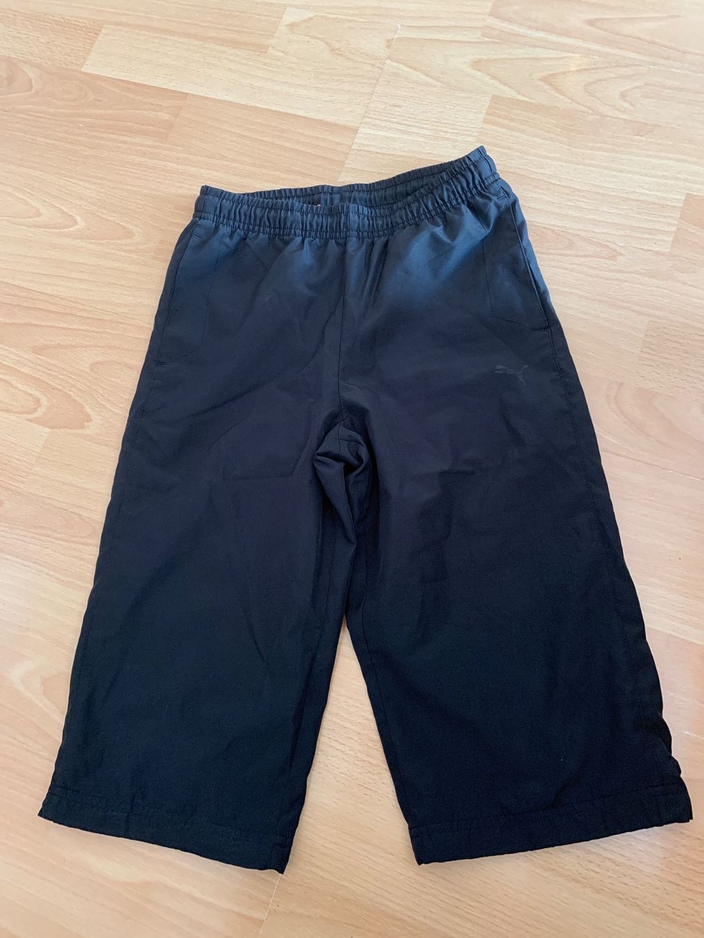 Puma Hosen: Joli short long noir Puma t. 140 – Gebraucht aus MEYRIN von Gwendo10