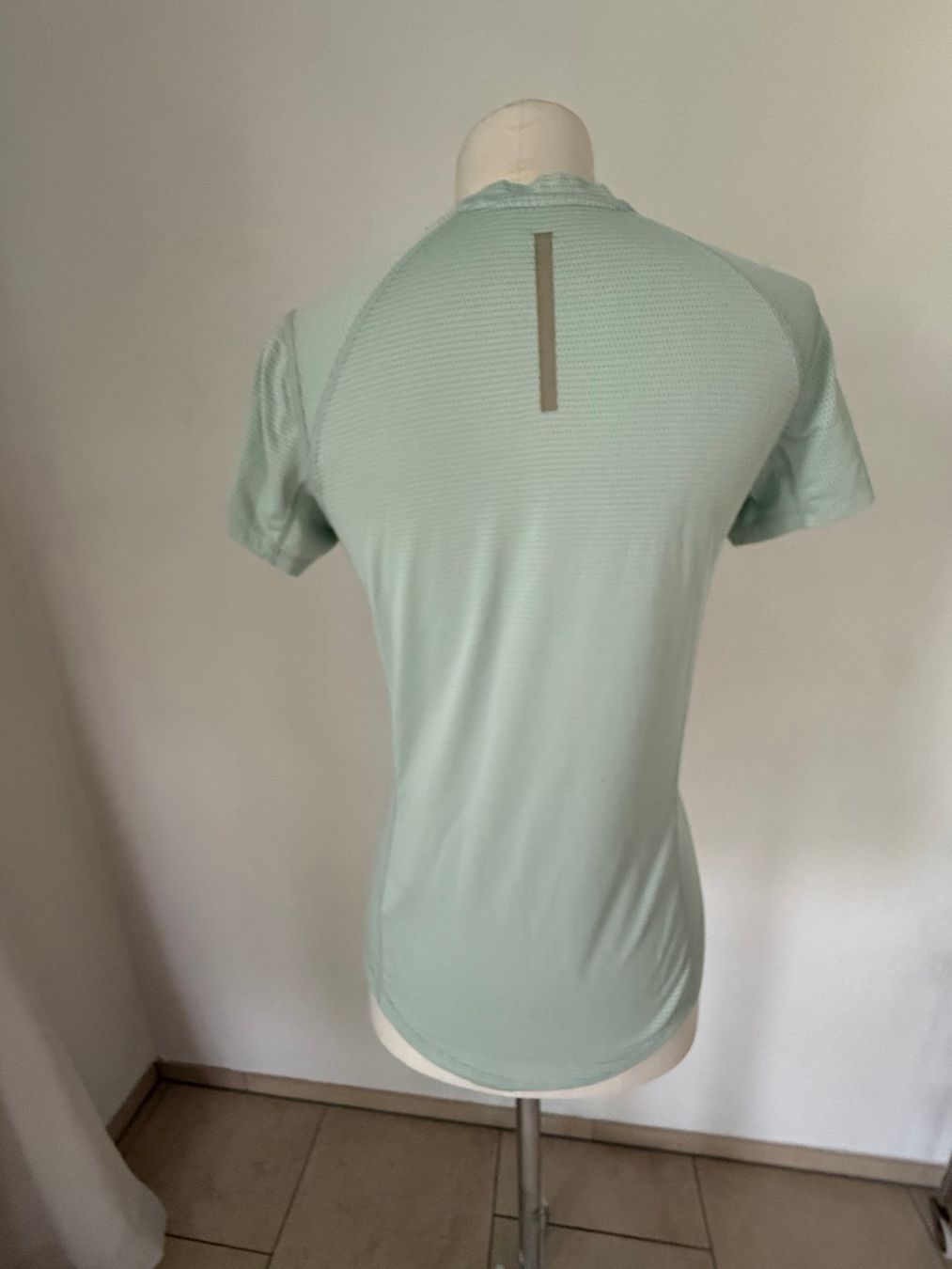 H&M T-shirt: damen Sport Shirt Grösse S – Usato da Kirchdorf AG venduto da coco123 2