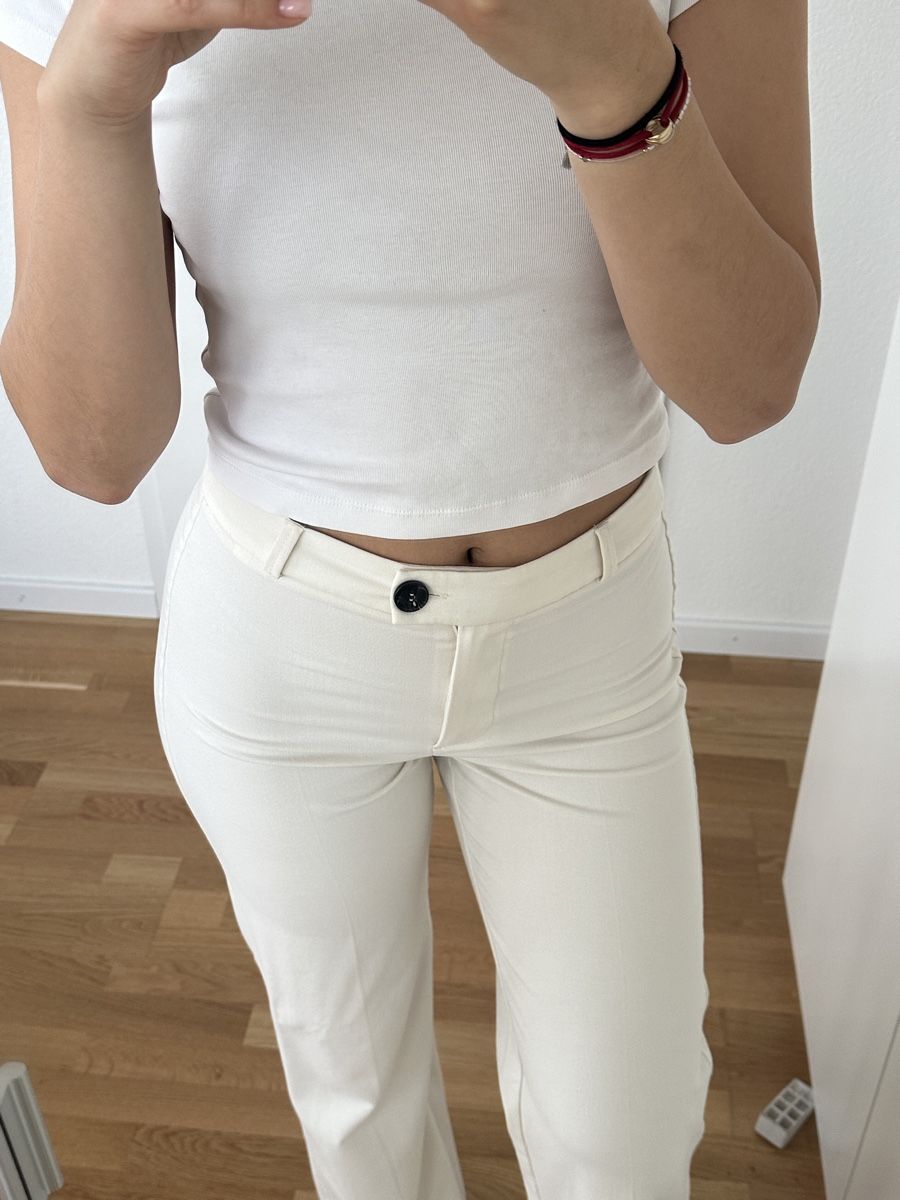Bershka Pantaloni: Weisse Stoffhose – Usato da Brugg AG venduto da sanfllower 1