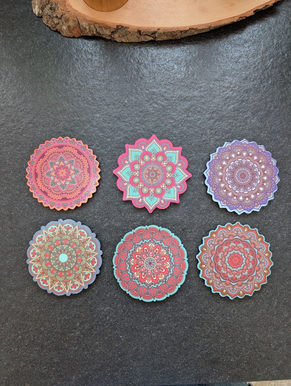Sottobicchieri: 6er-Set farbenfrohe Mandala-Untersetzer, Boho / Orient Style – Nuovo (secondo la descrizione) da Wittenbach venduto da cikali