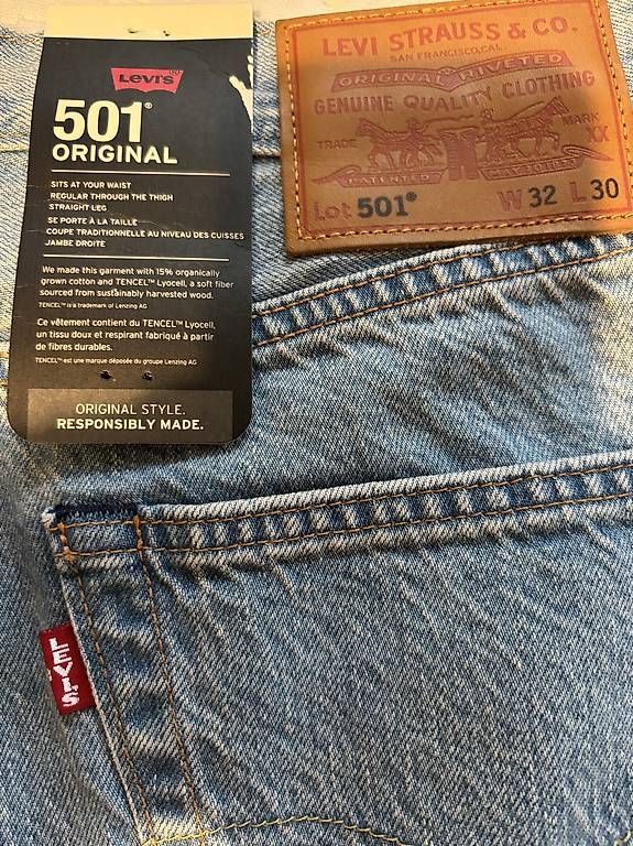 Levi's Jeans: Levi's Original 501 Jeans 32x30 – Nuovo (secondo la descrizione) da St. Gallen venduto da Coco1879