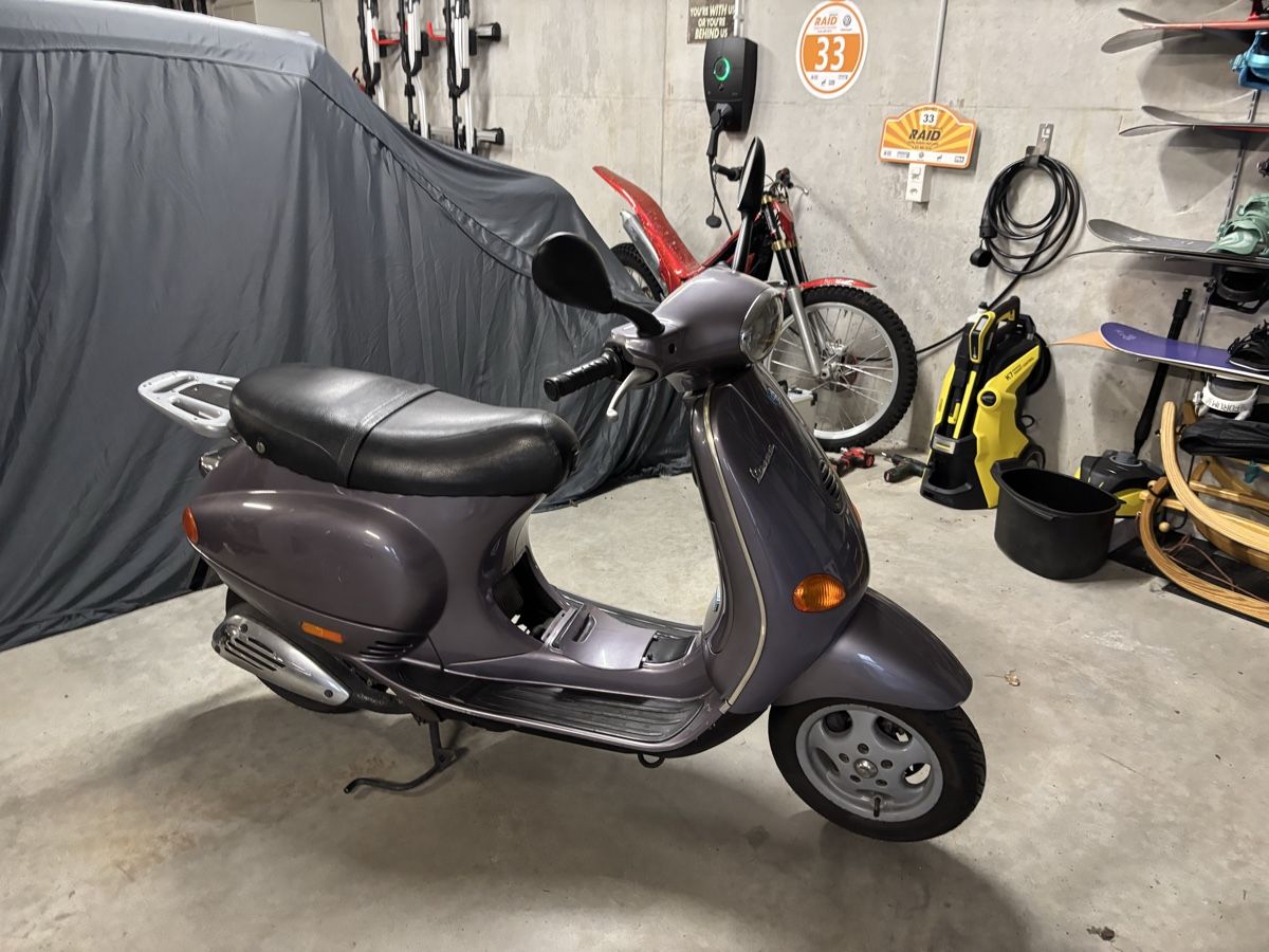 Vespa Scooters: Vespa 125 ET4 – Défectueux à Leissigen par benten9 1