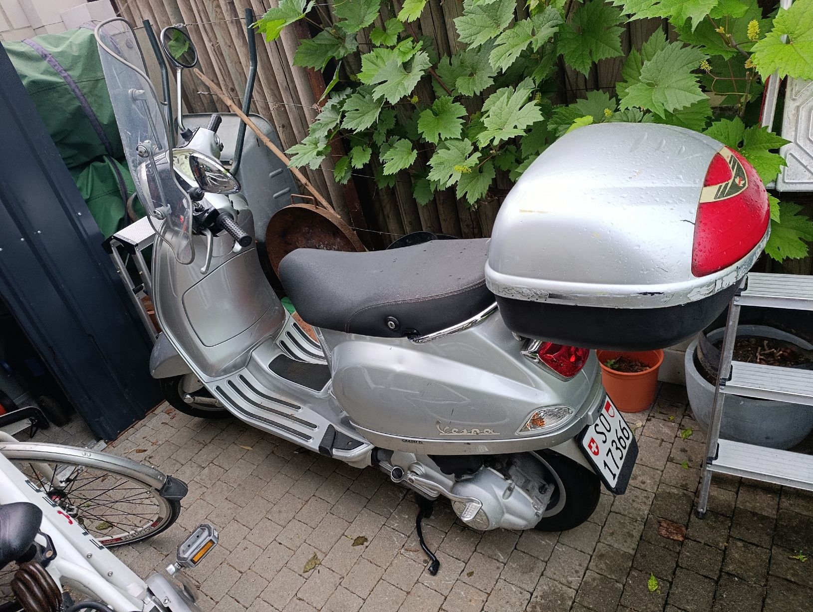 Piaggio Scooter: Vespa ET4 – Usato da Küttigen venduto da PianoSarbach