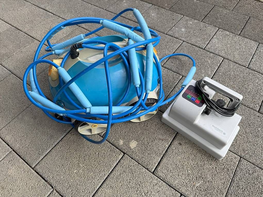Accessoires de piscine: Pool-Roboter – D'occasion à Schwarzenegg par Baumanagment 1