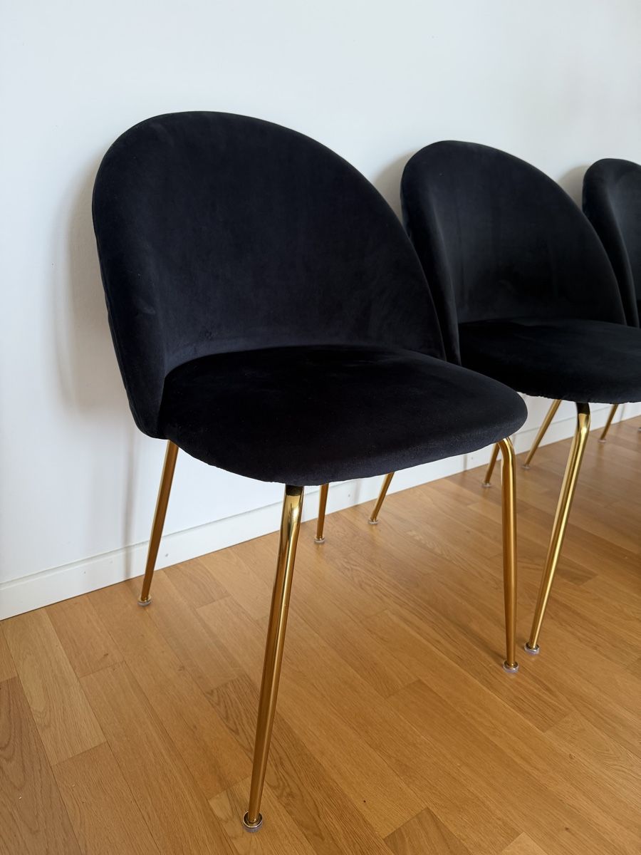 Set di tavolo e panche: Esstisch inklusive 4 passenden Stühlen – Usato da Zürich venduto da sop_c6yq 5