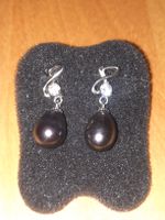 Elegante Ohrringe aus 925er Silber mit dunklen Perlen