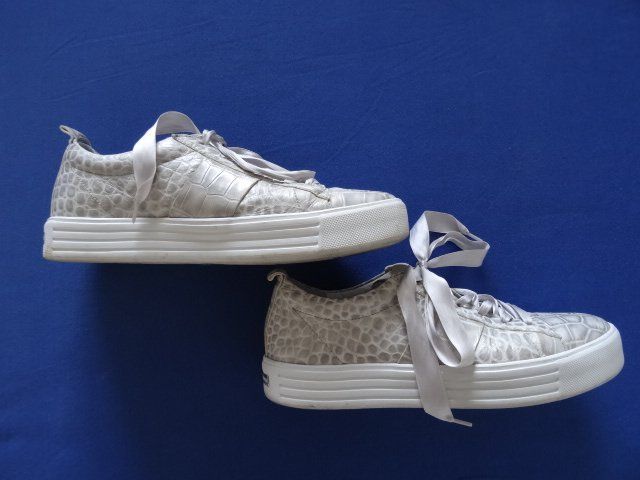 Chaussures femmes: Sneaker Turnschuh Freizeitschuh Schuh Gr. 39 – D'occasion à Bazenheid par Aebi55