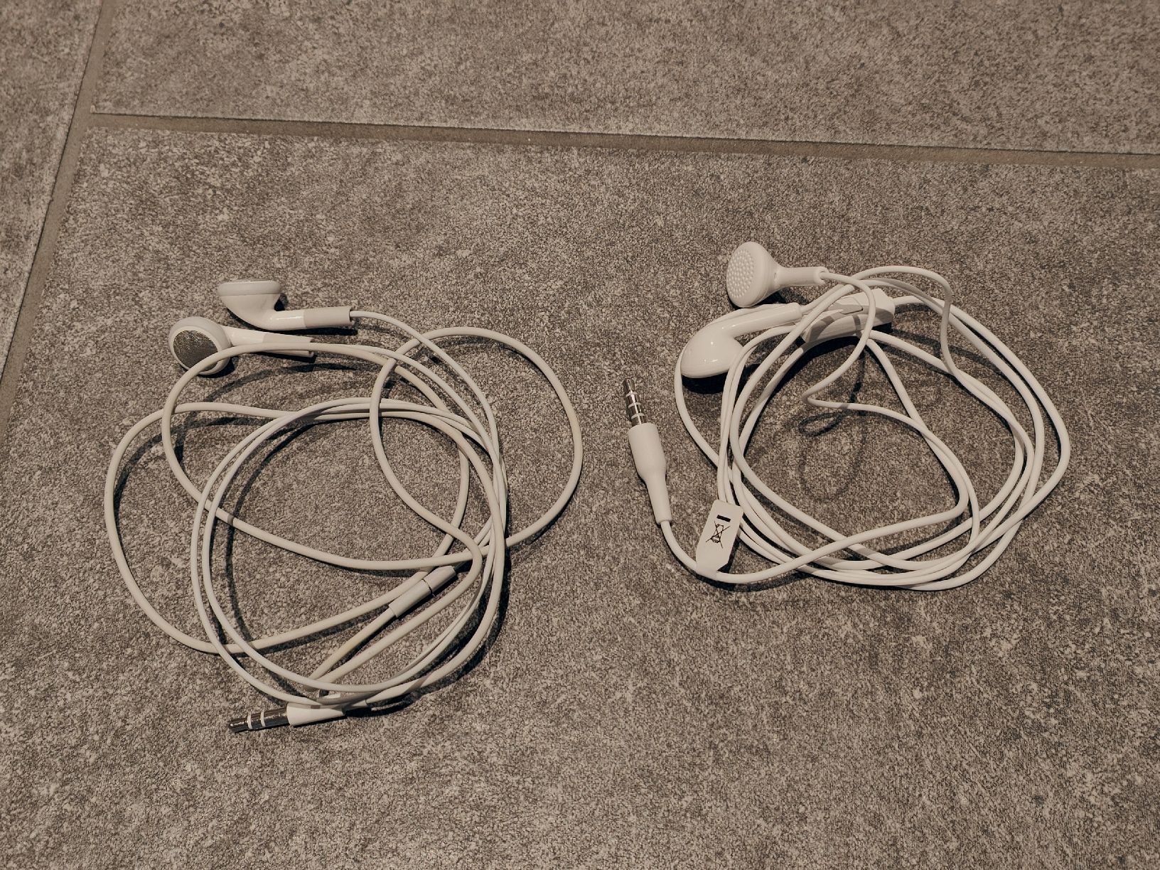 Cuffie: Kopfhörer Huawei & Apple – Usato da Birmensdorf ZH venduto da mku_9qbw
