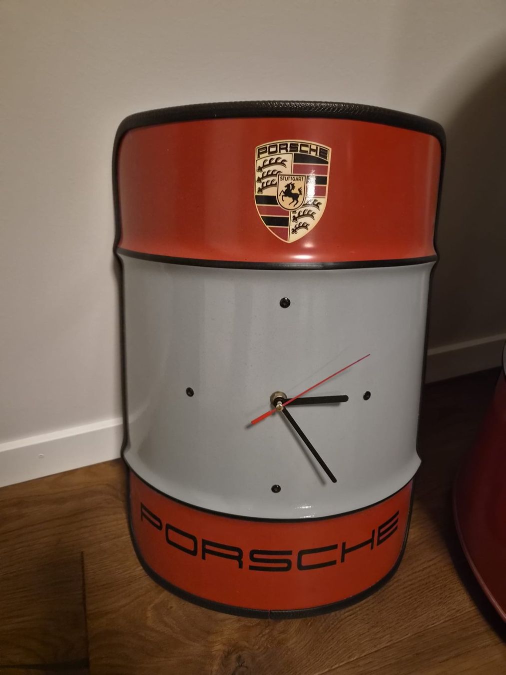 Accessori: Ölfass Porsche mit Uhr – Usato da Zuzwil SG venduto da Phwsg 2
