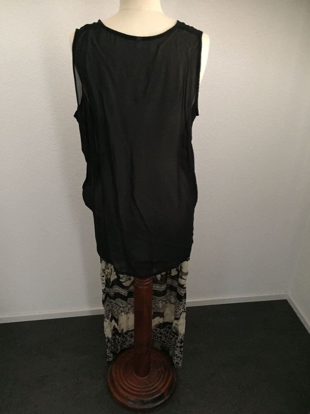 Lots de vêtements: Dreiteiliges Kleiderstück grösse 40 – Neuf (Voir description) à Zürich par Maria_Felicina 5