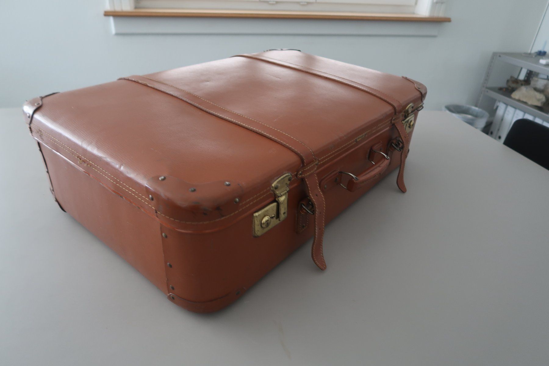 Reisekoffer: Vintage Lederkoffer – Gebraucht aus Zürich von waidarc
