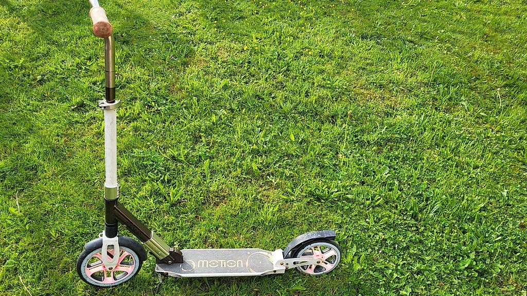 Kickboard: Kickboard Scooter Motion mit grossen Räder – Gebraucht aus Rorschacherberg von Maku007