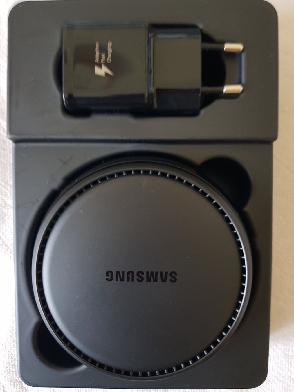 Samsung Docking station: Samsung DeX Station EE-MG950 - Neuwertig . – Nuovo (secondo la descrizione) da Schlieren venduto da Luibird 2