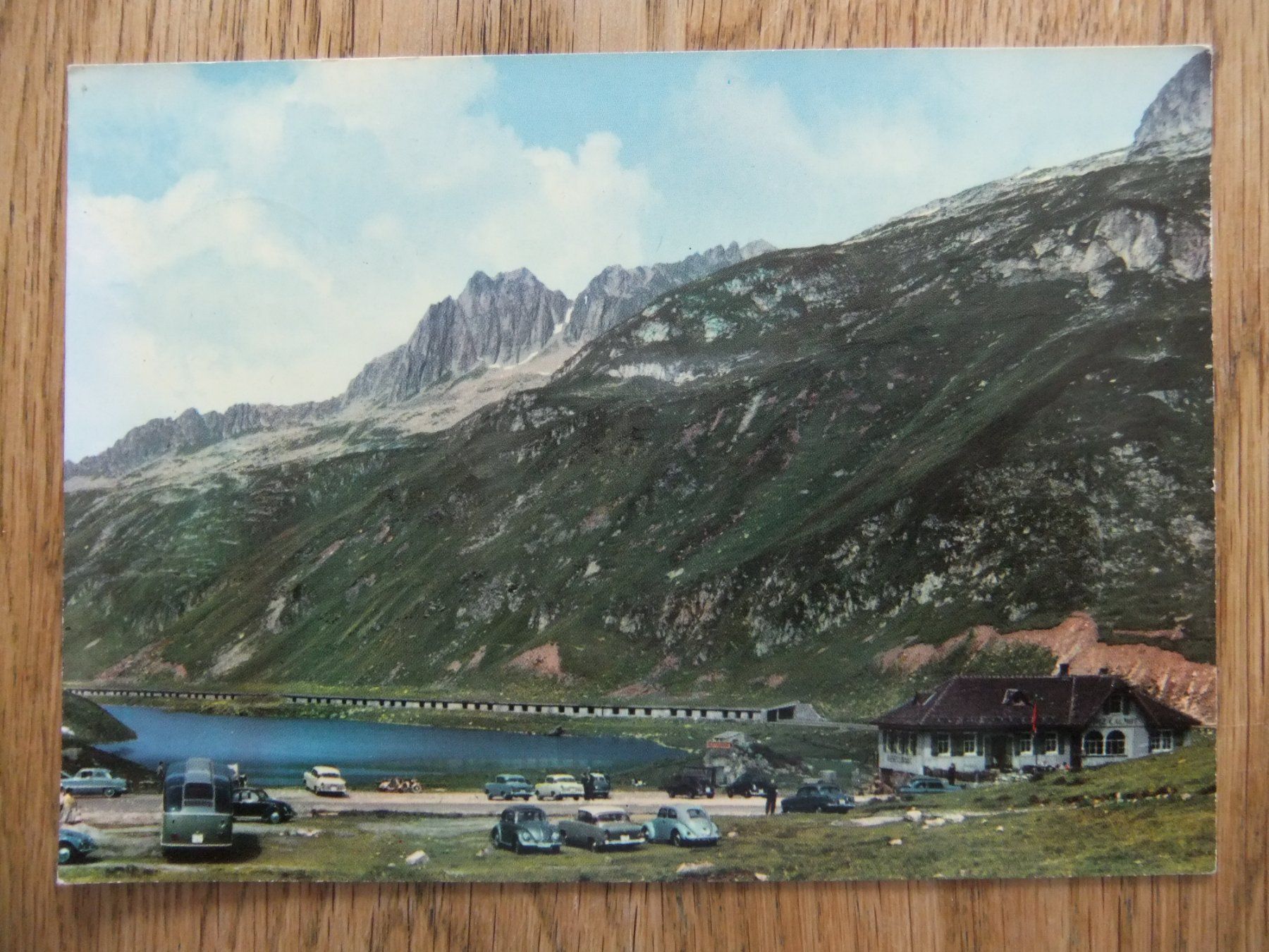 Ansichtskarten: Oberalppass mit Oldtimer VW Käfer Postauto 27.7.1968 – Gebraucht aus St. Niklaus VS von wunschlos54