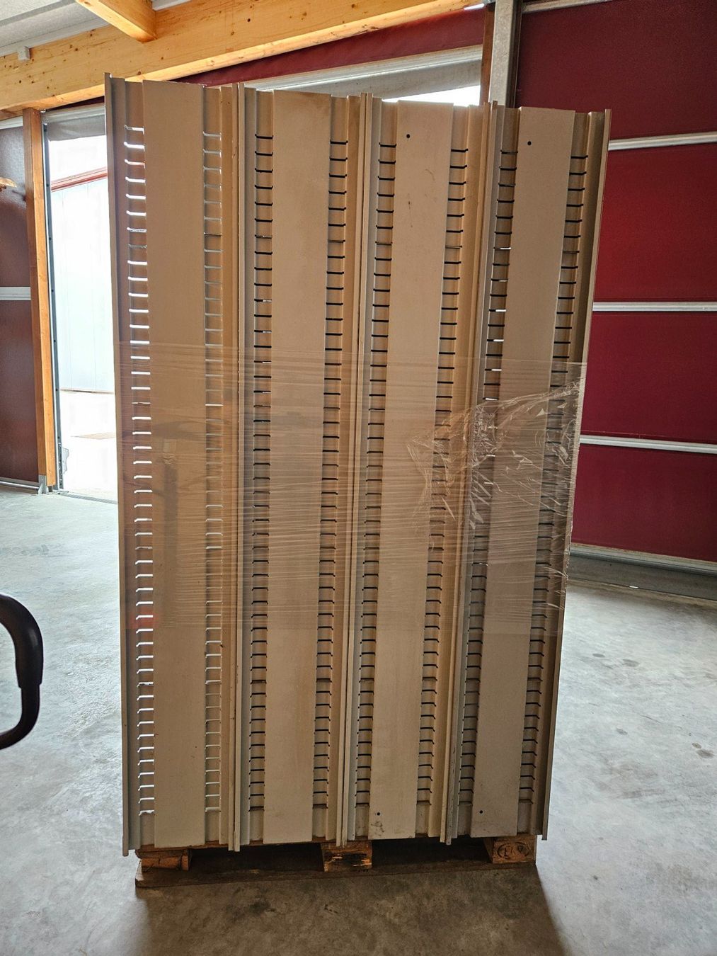 Scaffali: Blech Tablar Gestell 200x90 4 Stk. – Usato da Recherswil venduto da hubelmatt 2