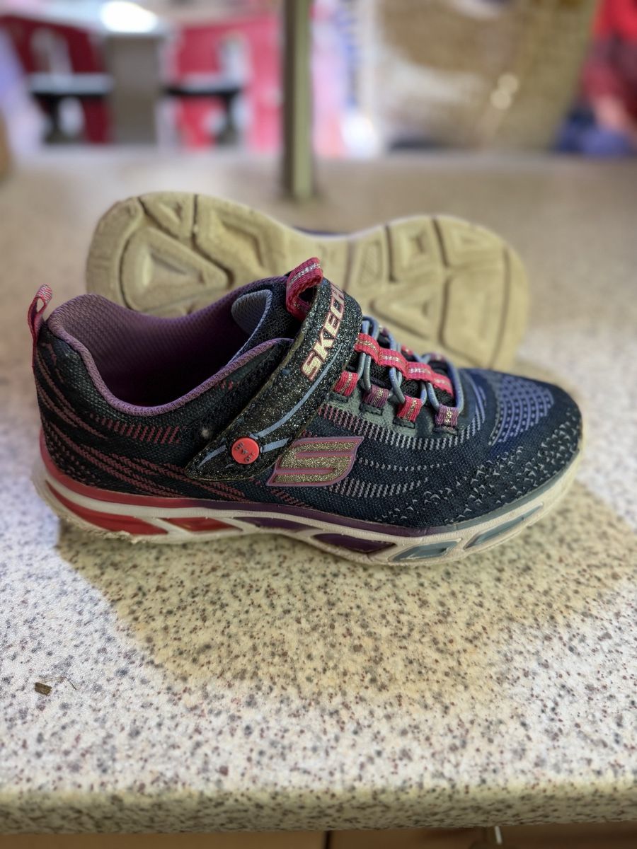 Chaussures filles: Kinderschuhe 2x Gr.35 – D'occasion à La Garde (Sembrancher) par jan_b6mp 2