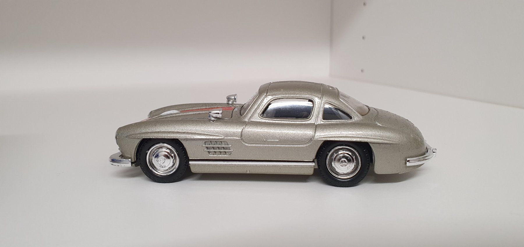 Mercedes-Benz Modellini d'auto: Modelauto 1/43 Mercedes300 SL 1955 – Nuovo (secondo la descrizione) da Greppen venduto da hploetscher 2