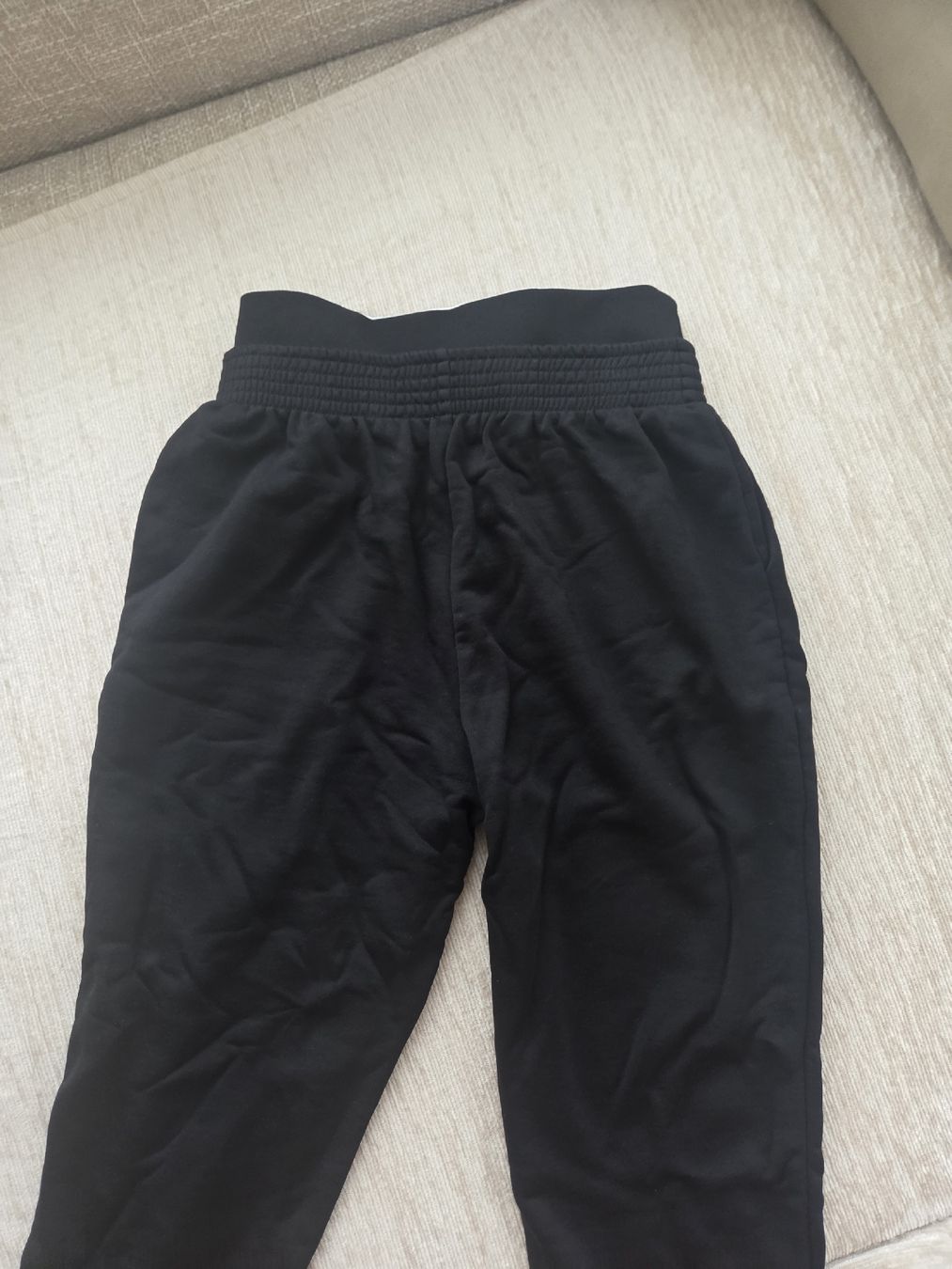 Guess Pantaloni: Edle Guess Trainerhose – Nuovo (secondo la descrizione) da Forch venduto da nbi_7srt 3