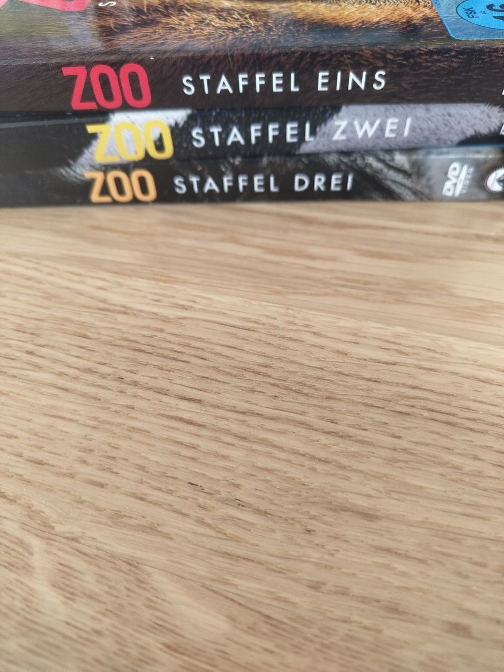 Tutti i DVDs: Dvd Box Zoo Staffel 1-3 – Usato da Zürich venduto da Slevin2710 1