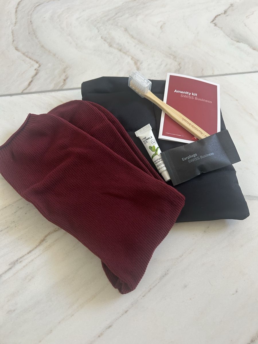 Custodie per cosmetici: SWISS Amenity Kit Business Class – Nuovo (secondo la descrizione) da Widen venduto da Ragusa33 1