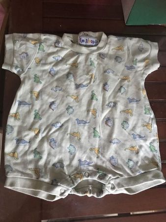 Baby Pyjama kurz mit Dino 68