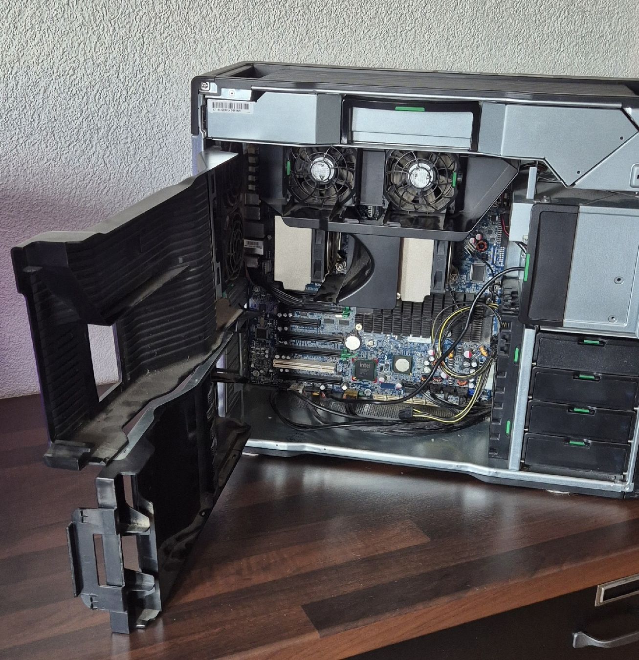 Hewlett Packard PC: HP WorkStation Z800 - base complète - bi-processeur – Difettoso da Neyruz FR venduto da RetroLab_ 8