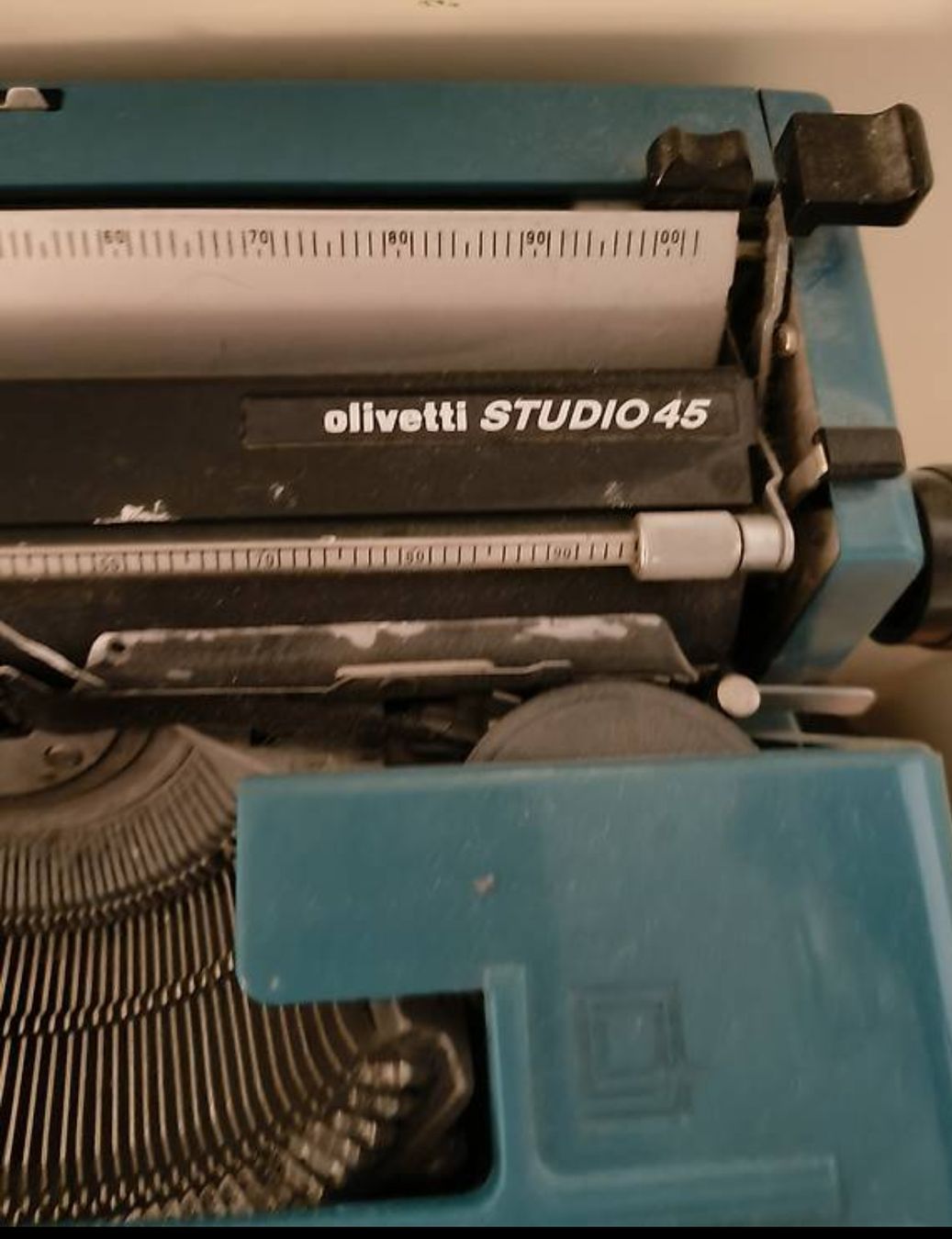 Olivetti Schreibmaschinen: Olivetti Studio 45 Schreibmaschine – Gebraucht aus Itingen von roo_6q2v