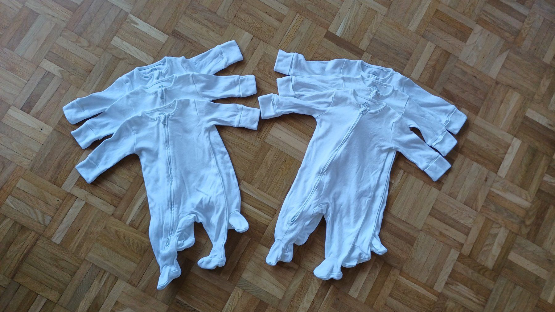 Next Pyjamas & Ähnliches: Baby Strampler Set weiss Grösse 56+62 – Gebraucht aus Amriswil von cas_2tsc