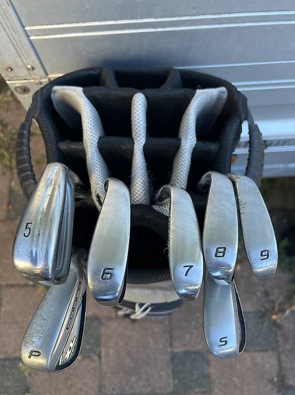 Clubs & Sets: À VENDRE SET DE FER DE GOLF EVEC SAC – D'occasion à Echallens par stb_b8l6