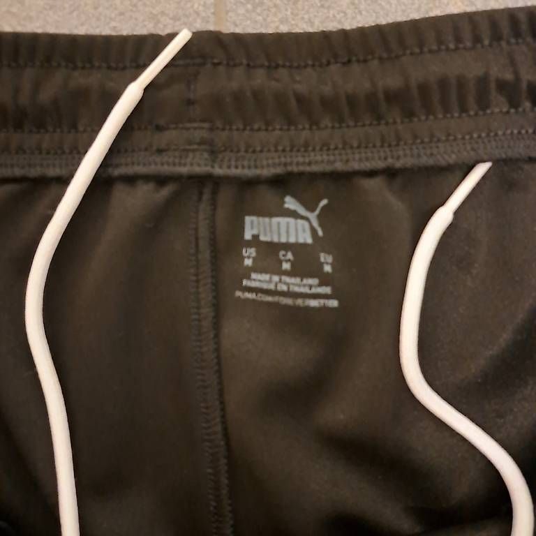 Pantaloni: Fussball Trainer Puma  – Usato da Neftenbach venduto da sam_jbb5 2