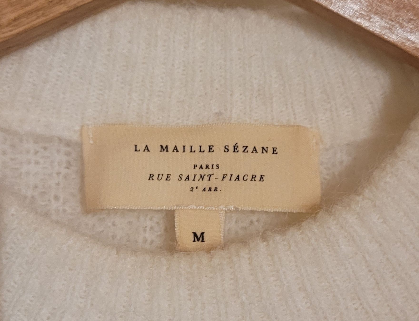 Sezane Tops: Pull blanc de la marque SÉZANE, taille M – D'occasion à Gletterens par cerise-x05 1