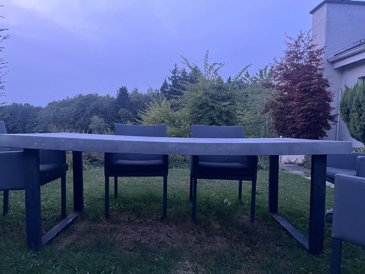 Tische: defekter Gartentisch zu verkaufen  – Defekt aus St. Gallen von terryhelfer 1