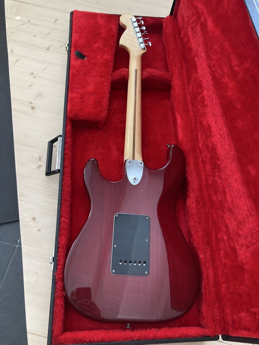 Fender Strumenti musicali: 1979 Fender Stratocaster – Usato da Täuffelen venduto da tonypianoman 1