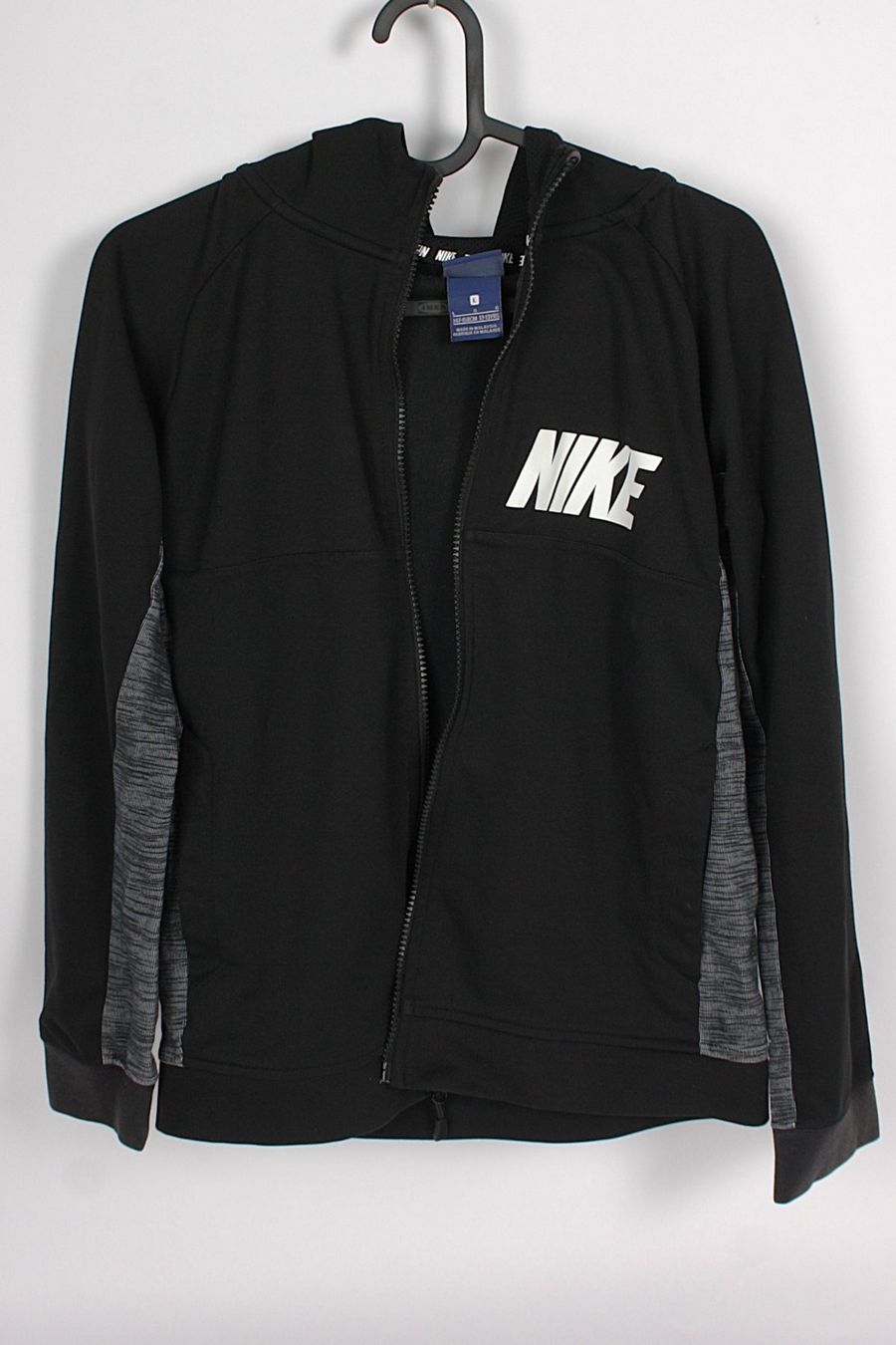 Nike Giacche: NIKE Sportjäggli schwarz L – Usato da Zollikofen venduto da Restwert_Zollikofen
