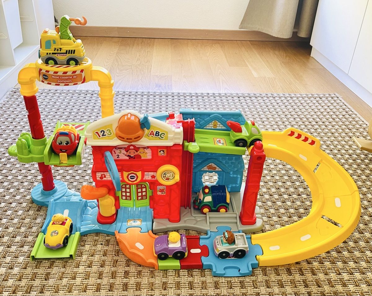 Vtech Giocattoli: Maxi Casernes de pompiers – Usato da Sion venduto da FashionStore3