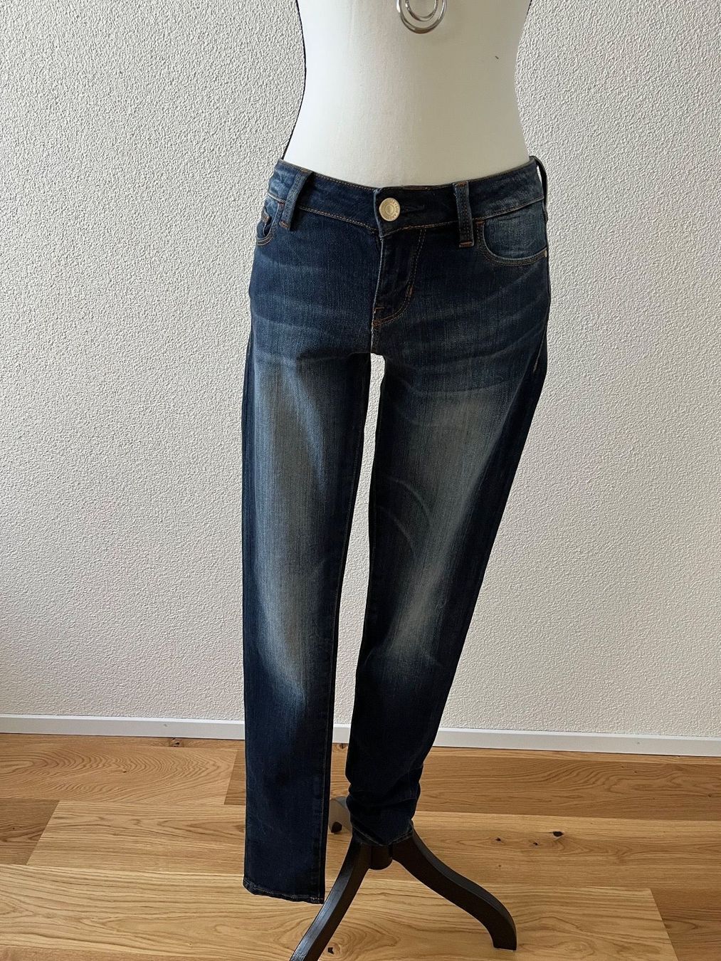 Guess Jeans: Guess Jeans Grösse 25 – Nuovo (secondo la descrizione) da Grafstal venduto da fynesong