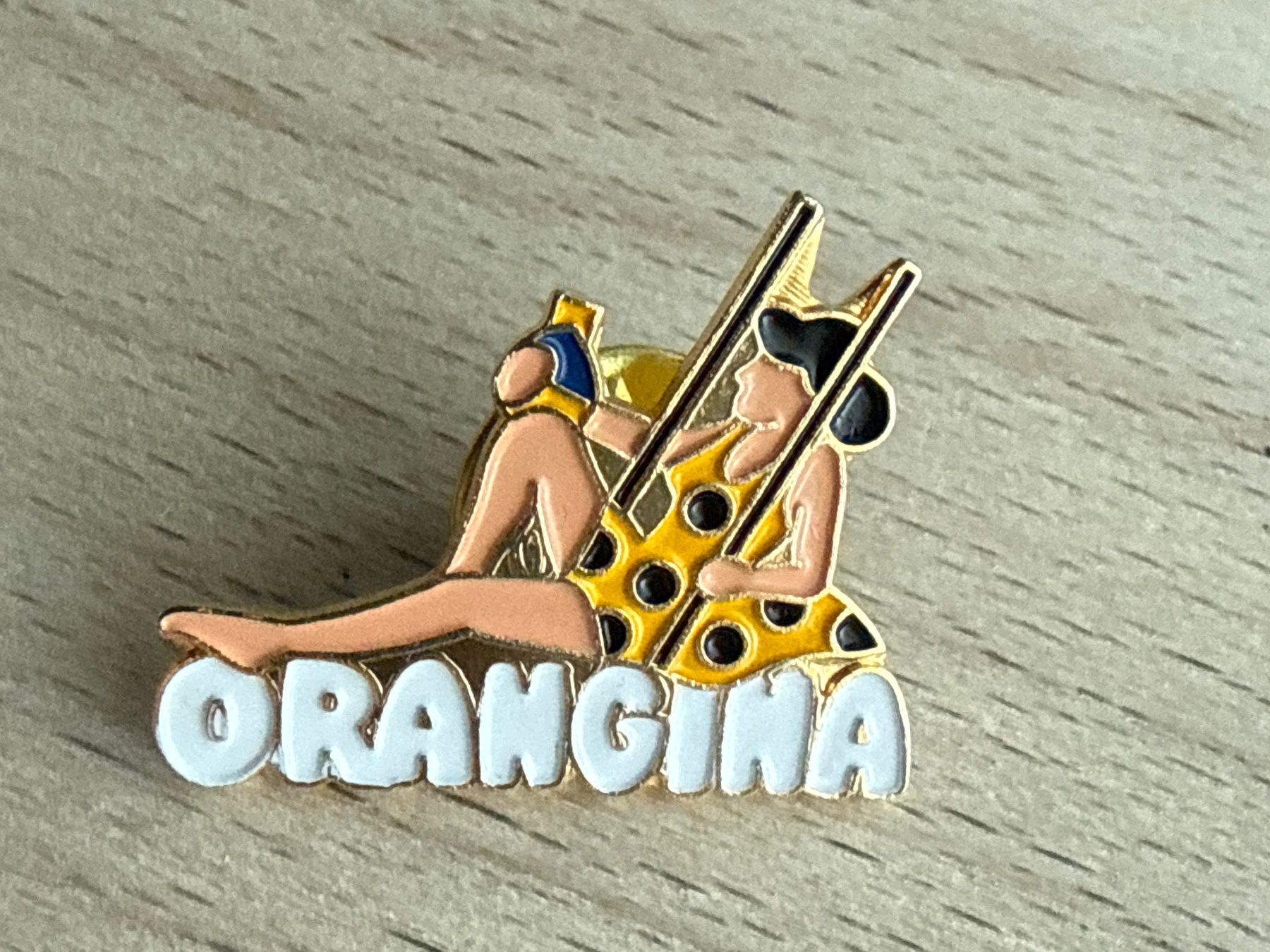 Placchette & Badge: Pin Orangina – Usato da Glattbrugg venduto da Schweigmatt