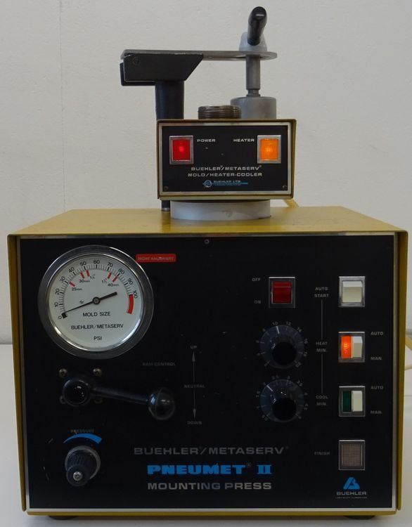 Accessori da laboratorio: Buehler / Metaserv Pneumet II Mounting Press – Difettoso da Niederdorf venduto da LeptonAG_Labor 1