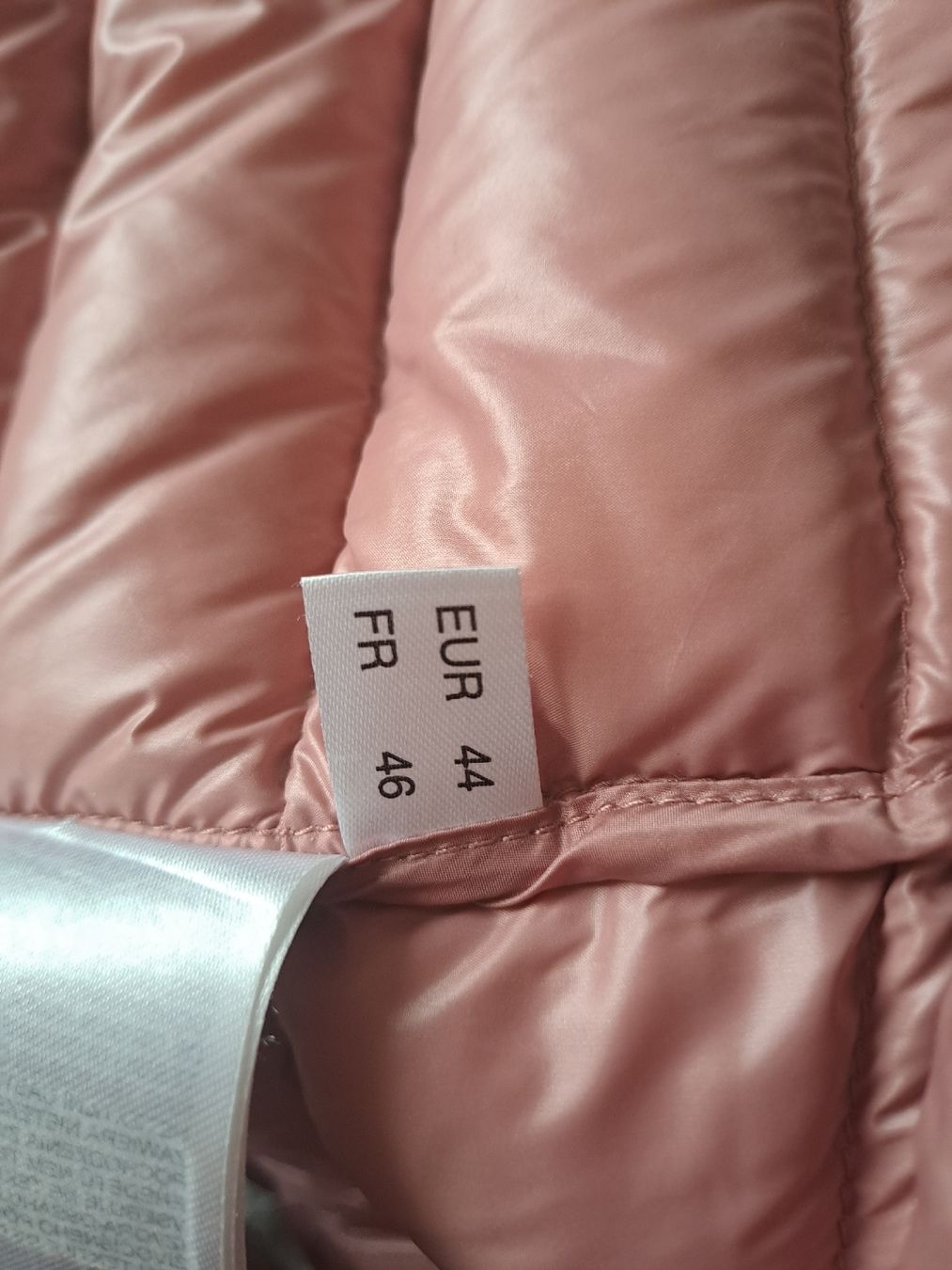 Jacken: Daunenjacke Damen – Gebraucht aus ZUERICH von BG9RF 2