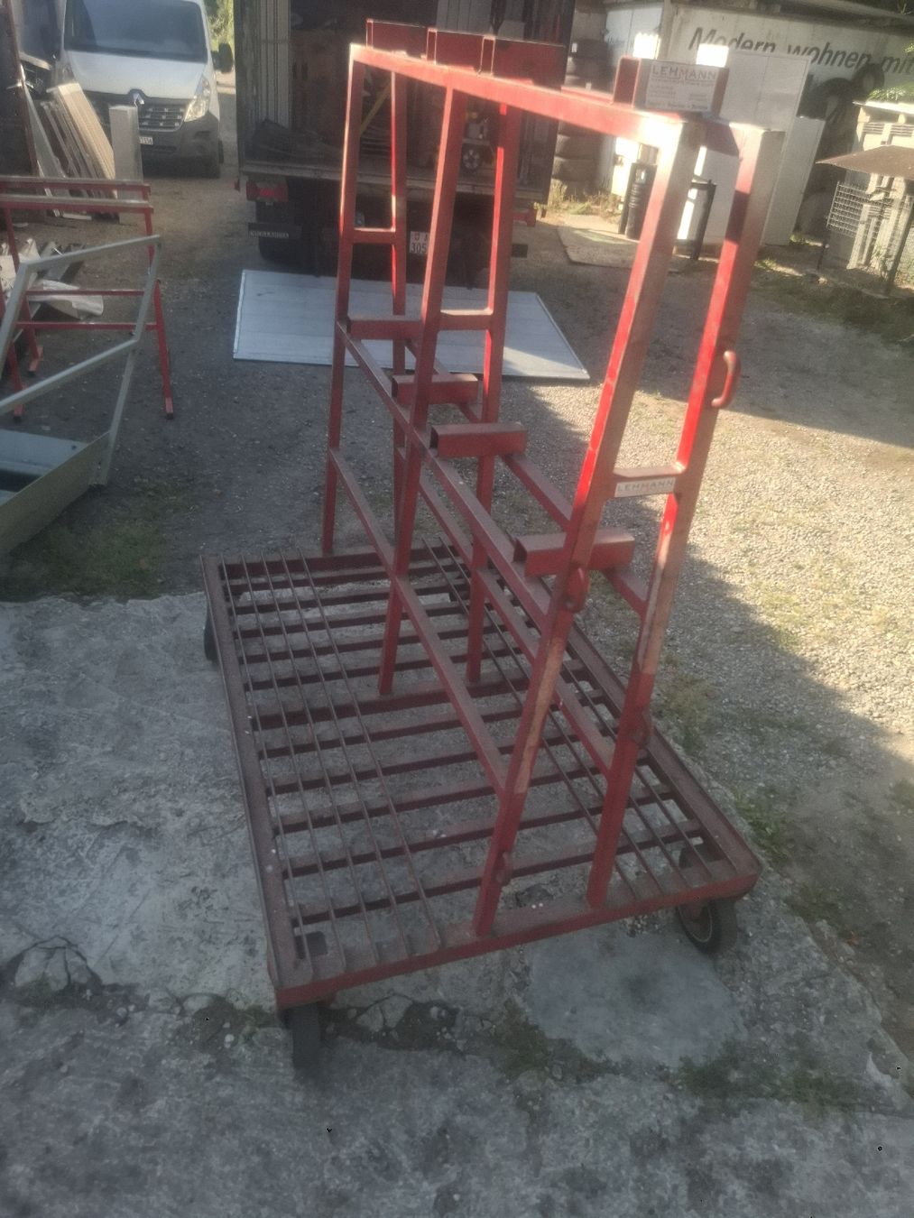 Brouettes: Transportgestell rollbar blockierbar – D'occasion à Fischbach-Göslikon par Lars46