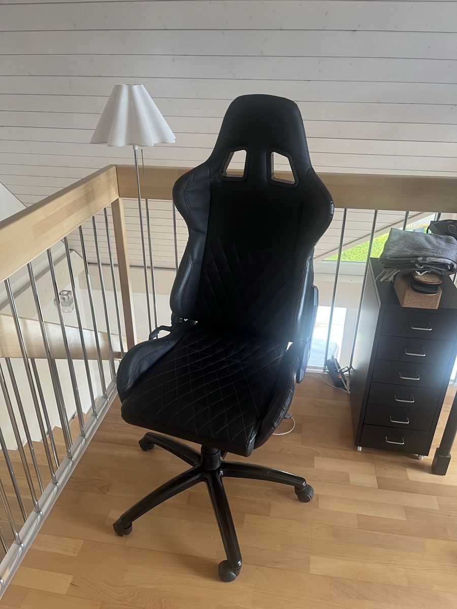 Sedie: Black office/gaming chair – Usato da Wallisellen venduto da gil_7qms 1