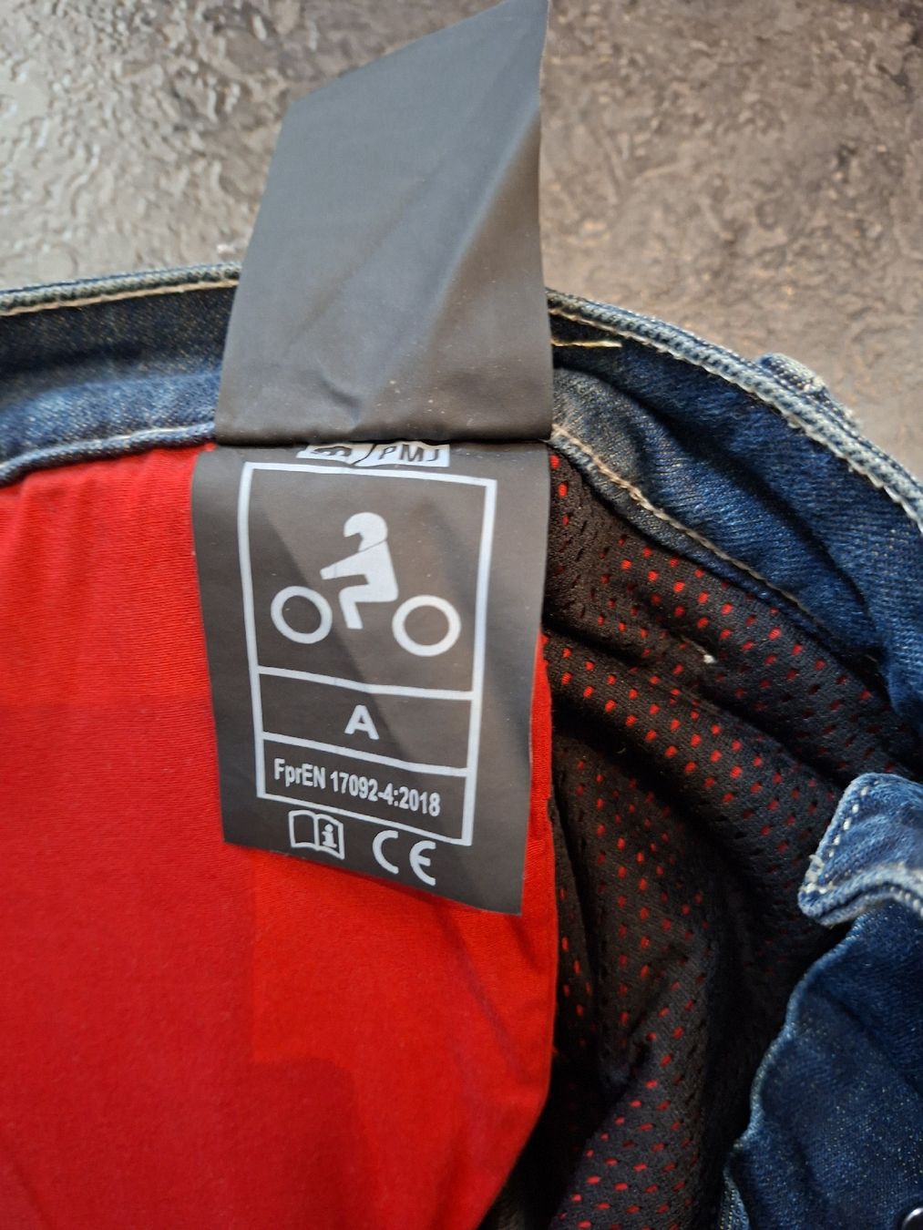 Jeans: Mottorad Jeans Keflar Grosse 30 – Usato da Grüningen venduto da Nevi_wolf 7