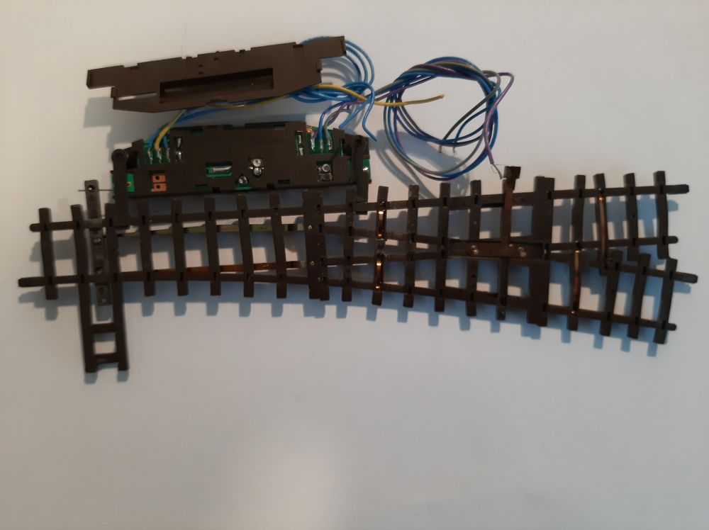 Bemo Modelleisenbahnen: Bemo H0m 4207 000 elektrische Weiche links 12° – Gebraucht aus Thun von Schwarzsee48 2