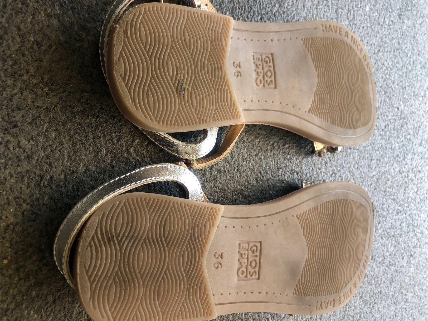 Scarpe per ragazze: Sandalen – Nuovo (secondo la descrizione) da Wichtrach venduto da henzmann1 2