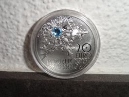 20 Euro Silbermünze SCHNEEFLOCKE mit blauem Schmuckstein AT