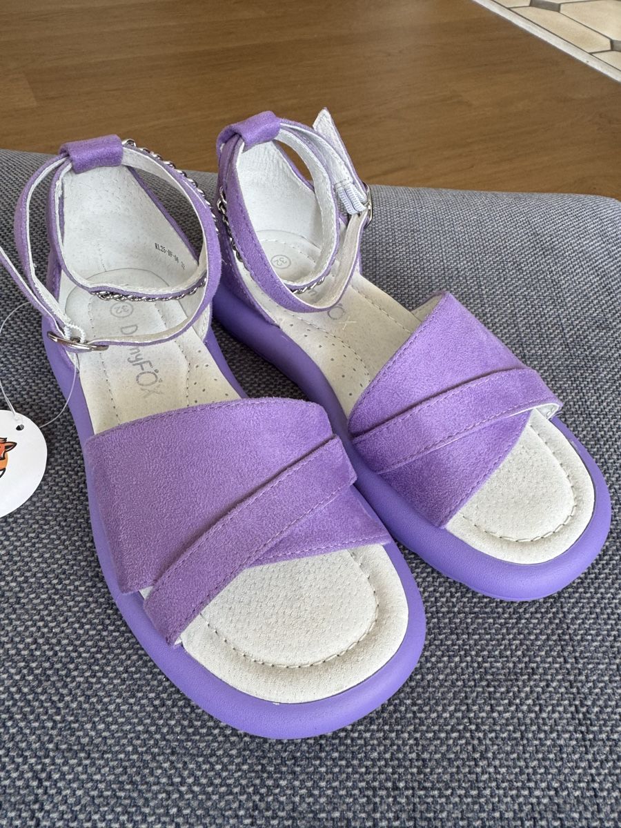 Scarpe per ragazze: Sandals size 32 new – Nuovo e nell'imballaggio originale da Blonay venduto da art_7f87
