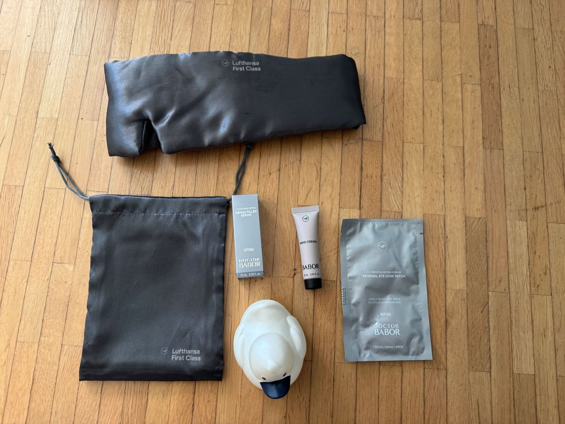 Kosmetikkoffer: 100 J. Lufthansa; First Class Amenity Kit Babor inkl. Ente – Neu und originalverpackt aus Zürich von Zaesizh 1